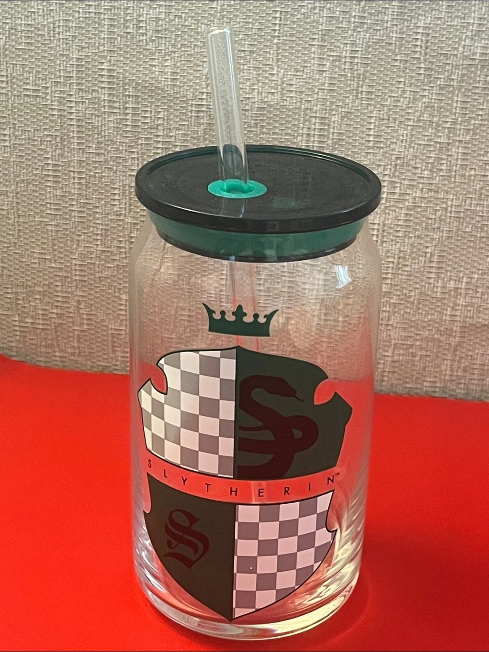 Harry Potter House Crests Glass Tumblers with Lids and Straws, 16oz Glass Cup